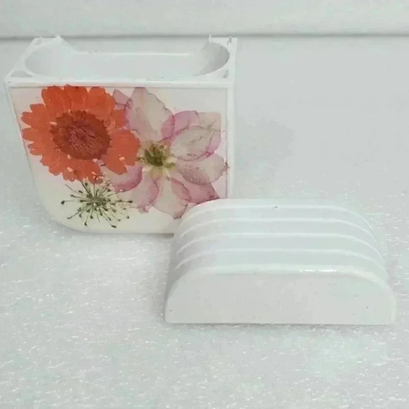 Real Flower AirPod Case 1 - Picture 2 of 6